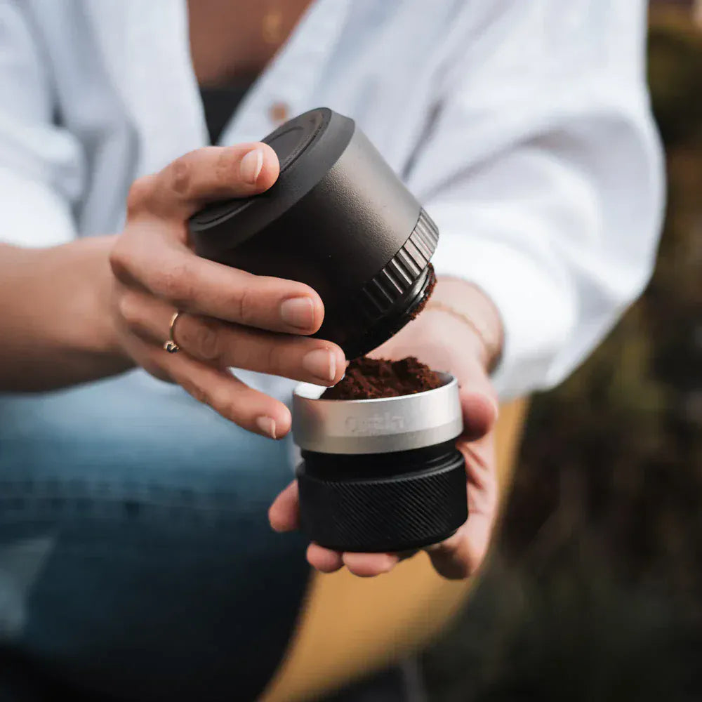 OutIn Fino Tragbare Elektrische Kaffeemühle Kaffee mobil OutIn - rhiinland.com