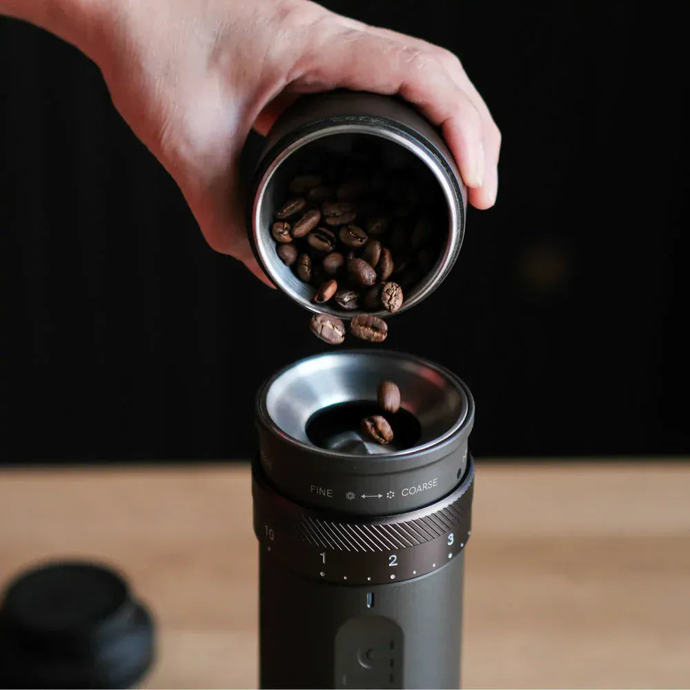 OutIn Fino Tragbare Elektrische Kaffeemühle Kaffee mobil OutIn - rhiinland.com