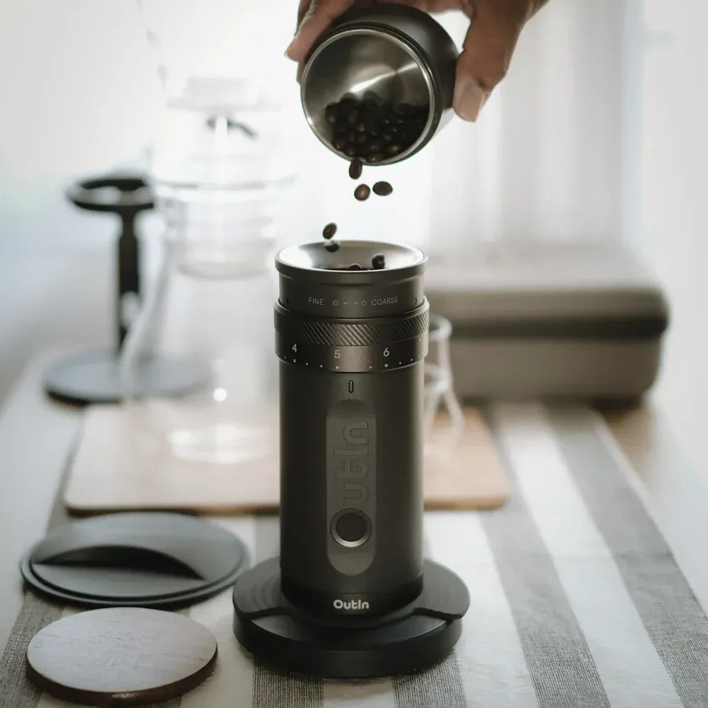 OutIn Fino Tragbare Elektrische Kaffeemühle Kaffee mobil OutIn - rhiinland.com