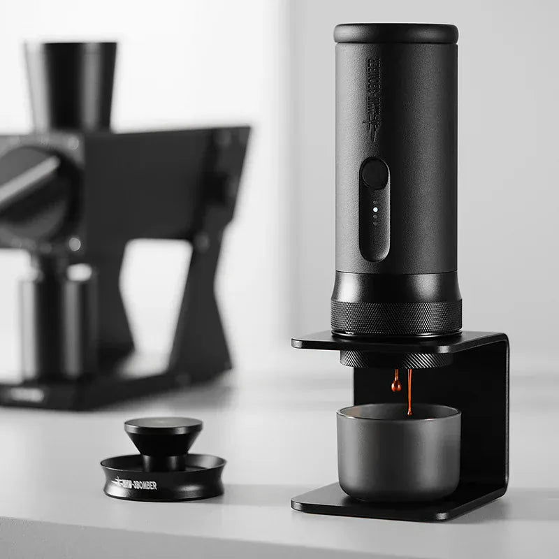 MHW-3BOMBER X-PRESS58 – Kabellose 58 mm Espressomaschine mit Akku Kaffee mobil MHW-3Bomber - rhiinland.com