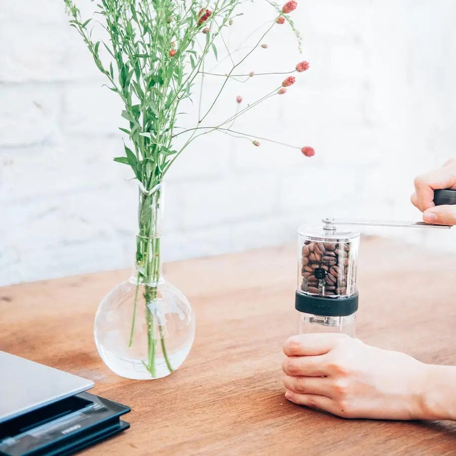 Hario Coffee Mill Smart G - Kaffeemühle Handmühle 24 Gramm Handmühle Hario - rhiinland.com