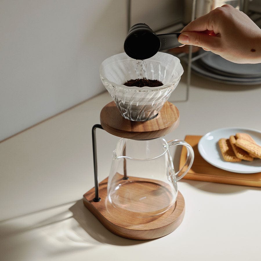 Hario Drip Stand Set Walnut – Pour Over trifft auf echtes Handwerk Handfilter Hario - rhiinland.com
