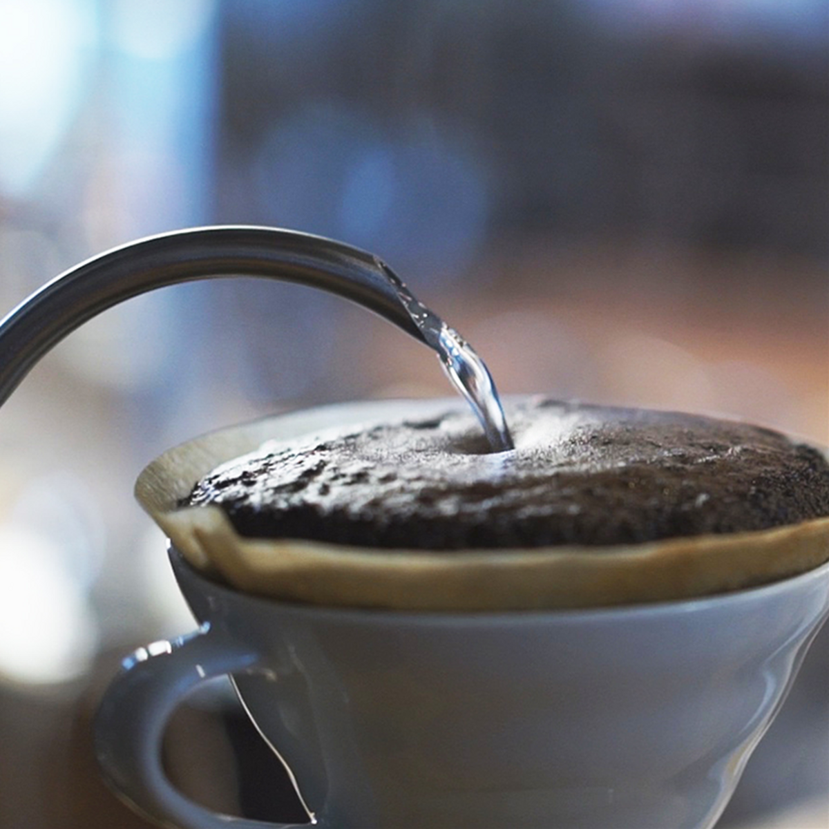 Aufgießen mit dem Hario Buono Power Kettle - rhiinland.com