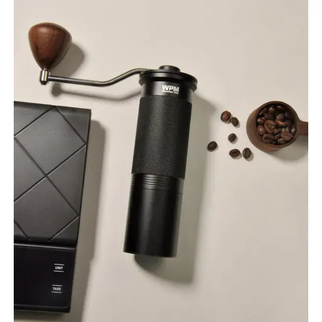 WPM Manuelle Kaffeemühle (Mini) – Dein Premium-Begleiter für unterwegs Handmühle WPM - rhiinland.com