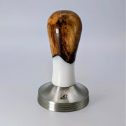 Epoxy Elegance Tamper #18 – Gestockte Buche & Milchglasweiß Tamper EMMERICH Art - rhiinland.com