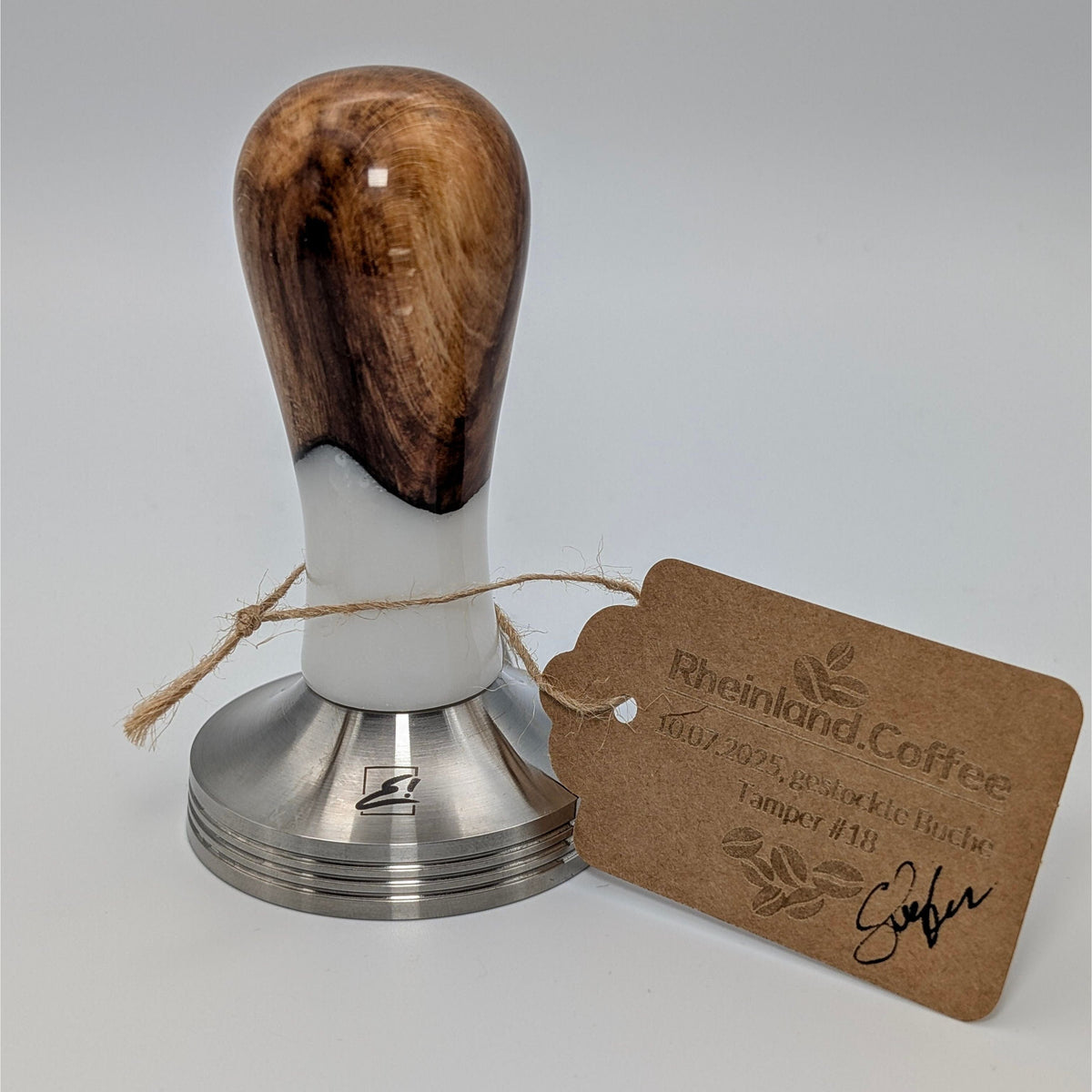 Epoxy Elegance Tamper #18 – Gestockte Buche & Milchglasweiß Tamper EMMERICH Art - rhiinland.com