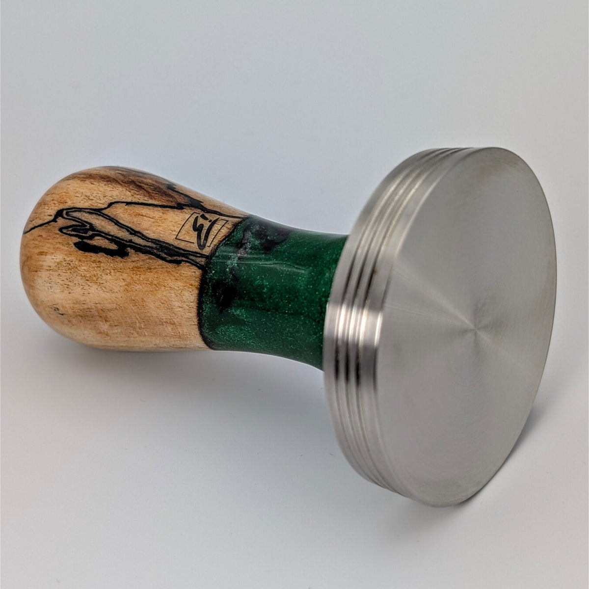 Epoxy Elegance Tamper #19 – Gestockte Buche & Smaragdgrün Tamper EMMERICH Art - rhiinland.com