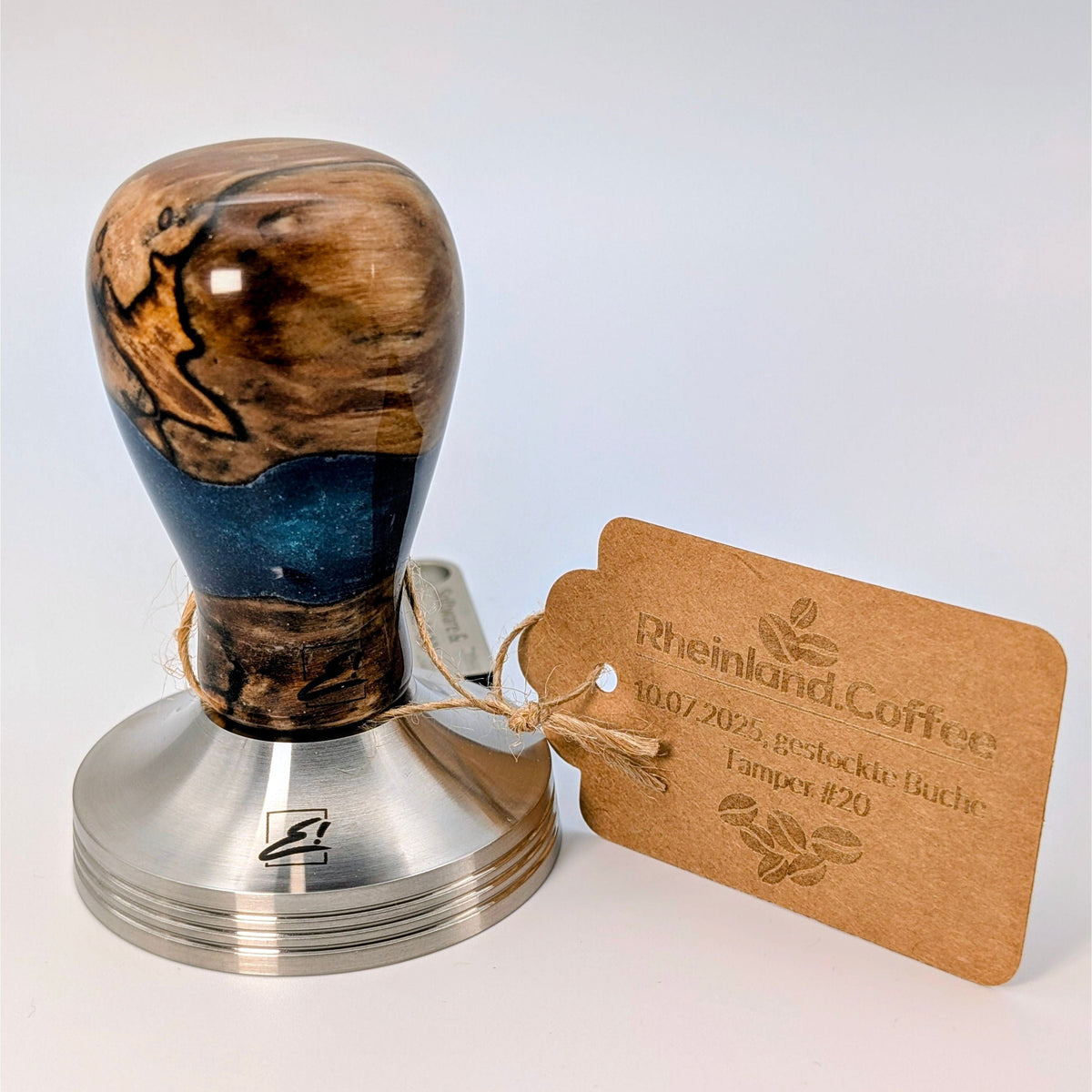 Epoxy Elegance Tamper #20 – Gestockte Buche & Tiefblau Tamper EMMERICH Art - rhiinland.com