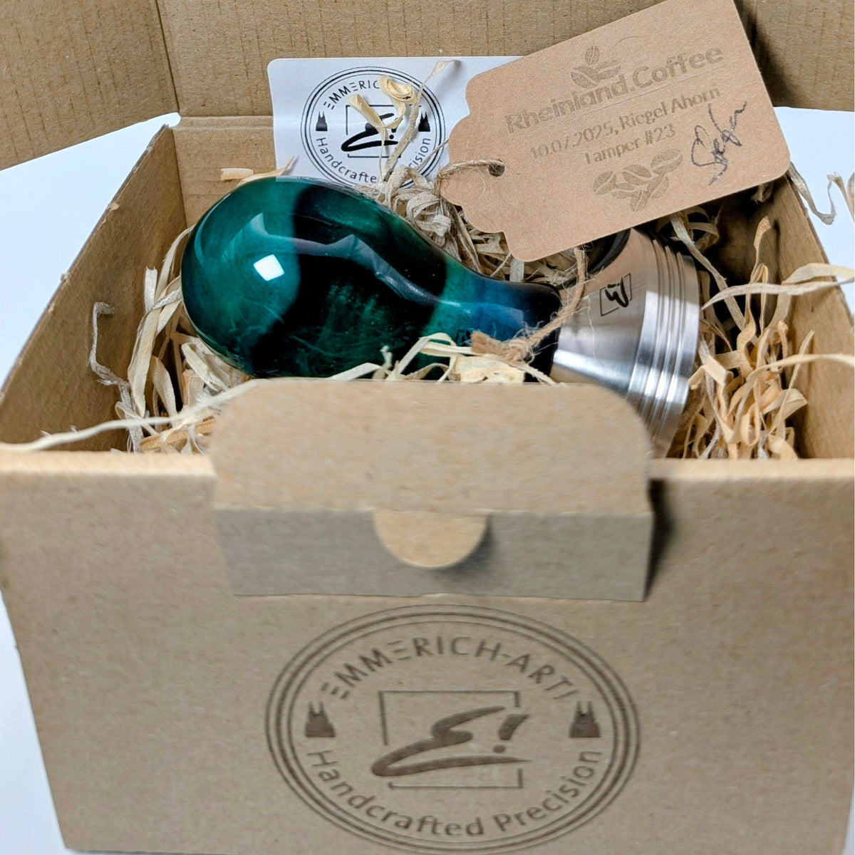 Epoxy Elegance Tamper #23 – Riegelahorn & Petrolgrün Tamper EMMERICH Art - rhiinland.com