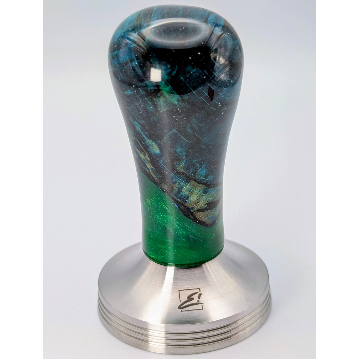 Epoxy Elegance Tamper #24 – Gestockte Buche & Tiefgrün Tamper EMMERICH Art - rhiinland.com