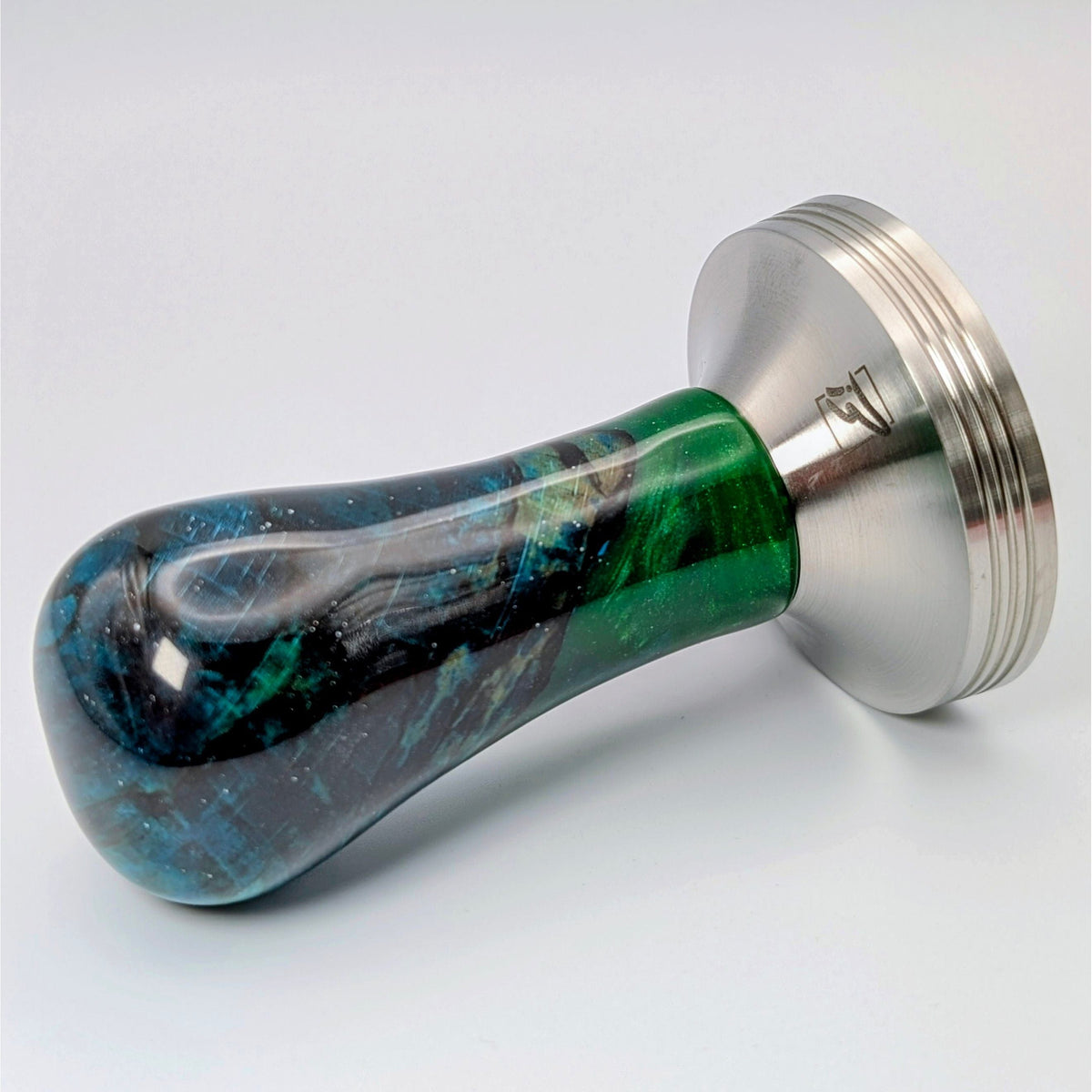 Epoxy Elegance Tamper #24 – Gestockte Buche & Tiefgrün Tamper EMMERICH Art - rhiinland.com