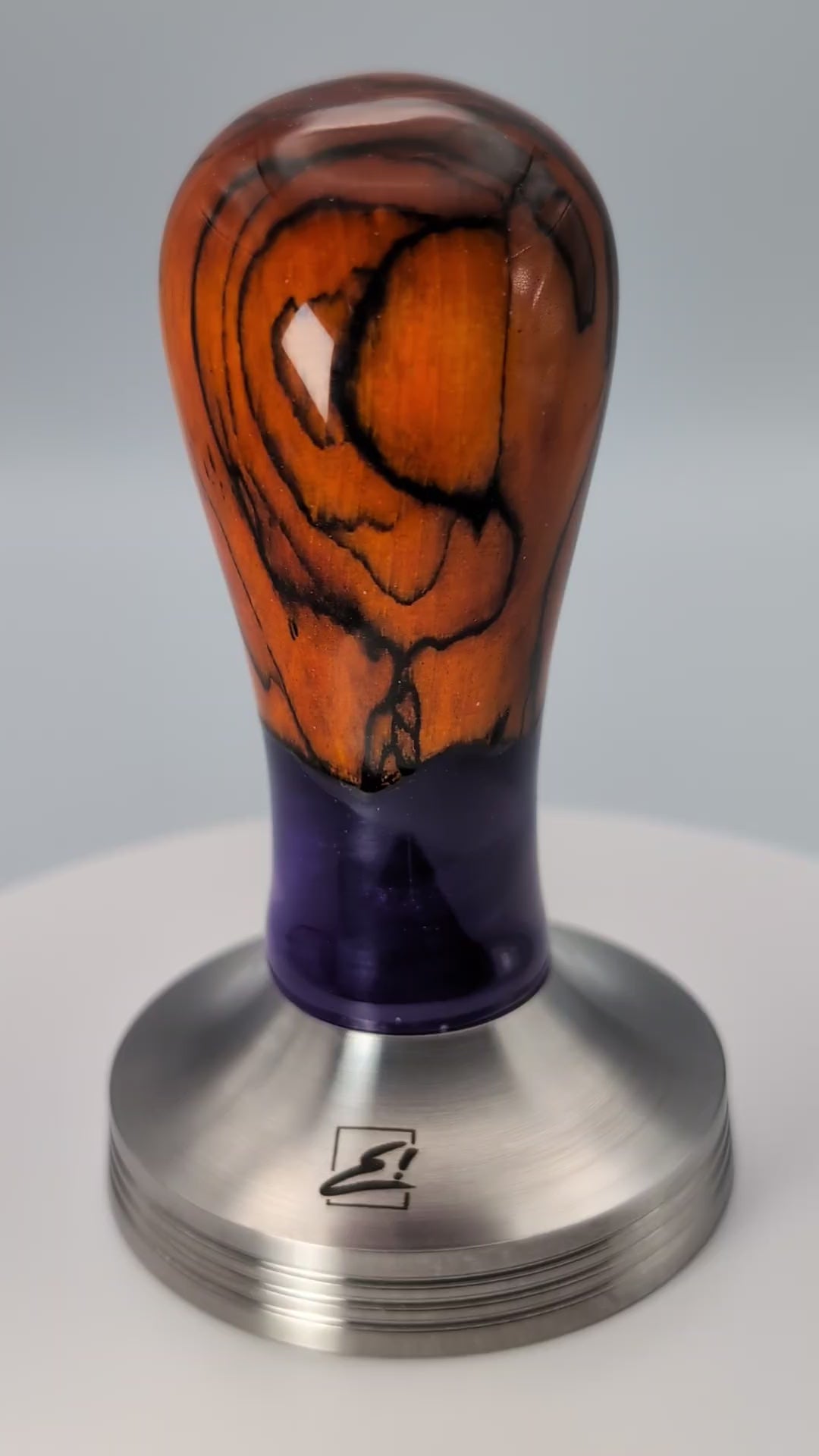 Video laden: Epoxy Elegance Tamper #17 – Gestockte Buche &amp; Petrolblau Tamper EMMERICH Art - rhiinland.com