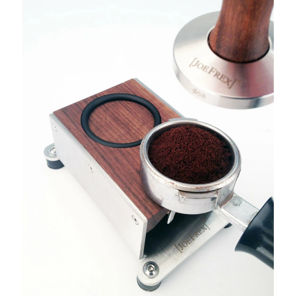 Tamping Station Walnut Tamper Station JoeFrex - rhiinland.com